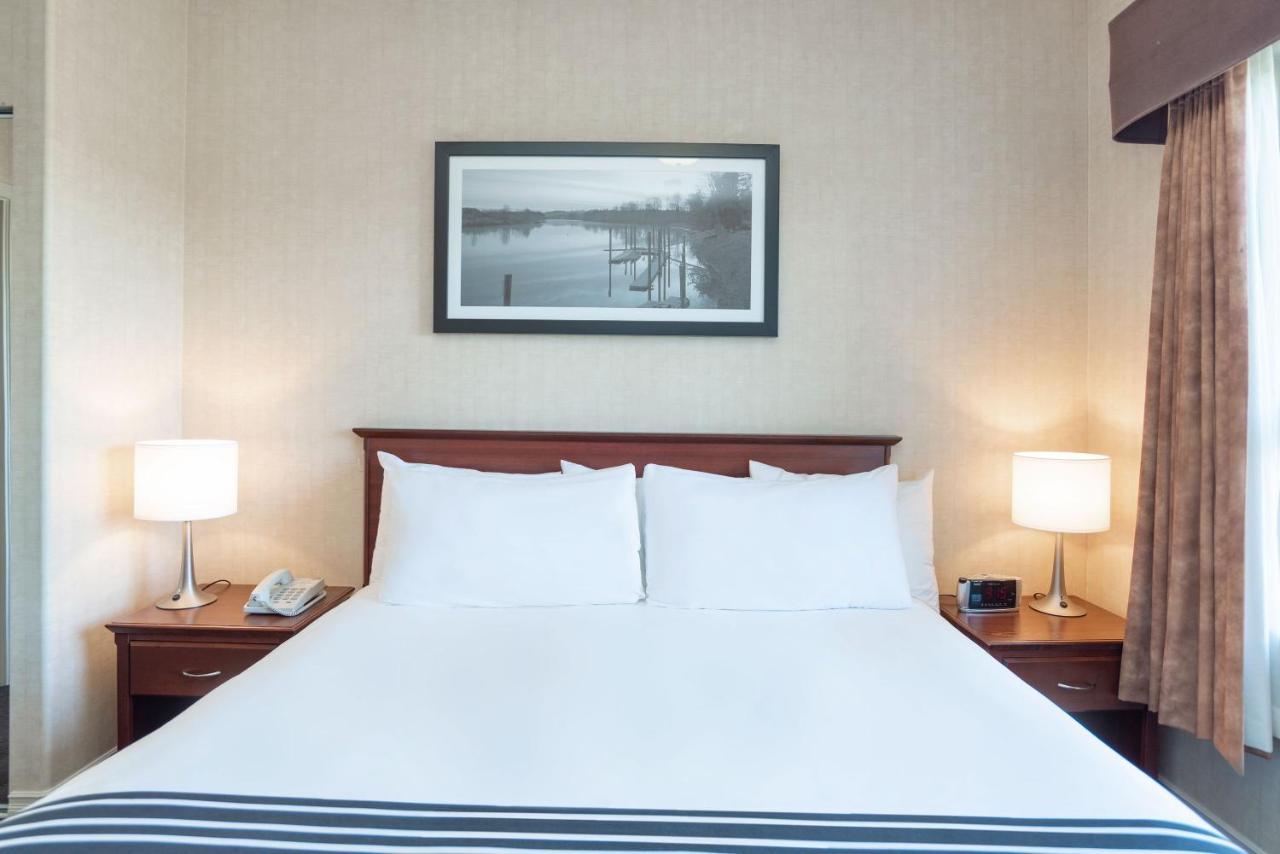 Sandman Suites Surrey - Guildford Bagian luar foto
