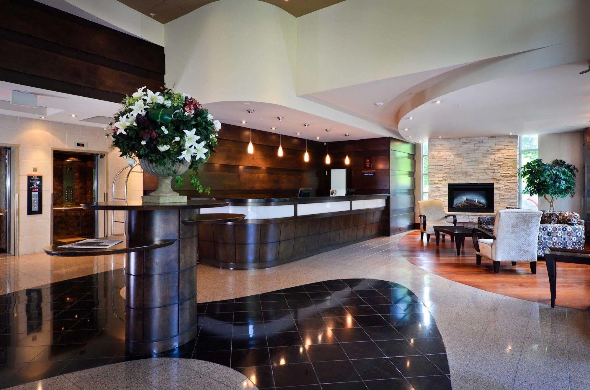 Sandman Suites Surrey - Guildford Bagian luar foto