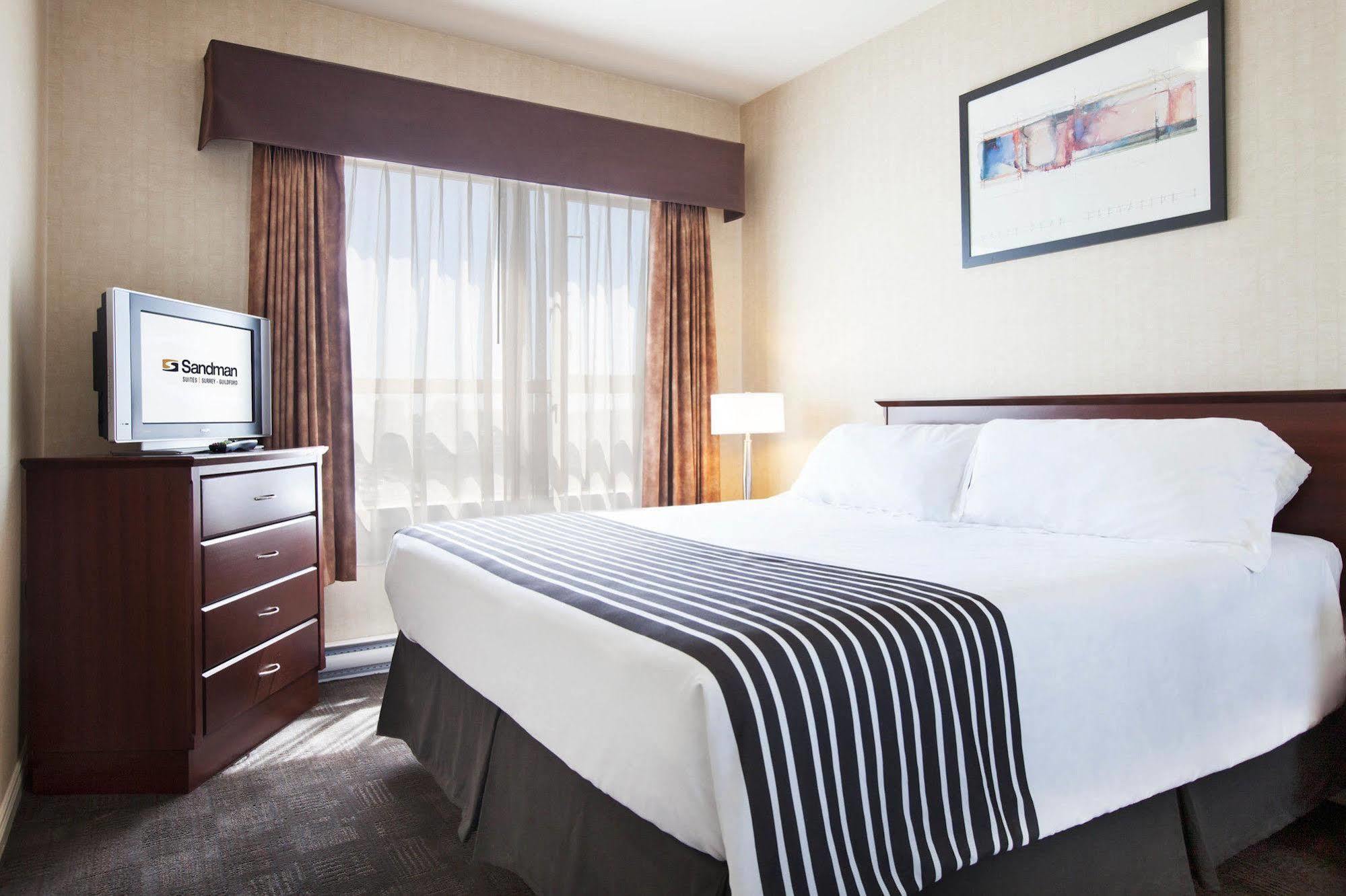Sandman Suites Surrey - Guildford Bagian luar foto