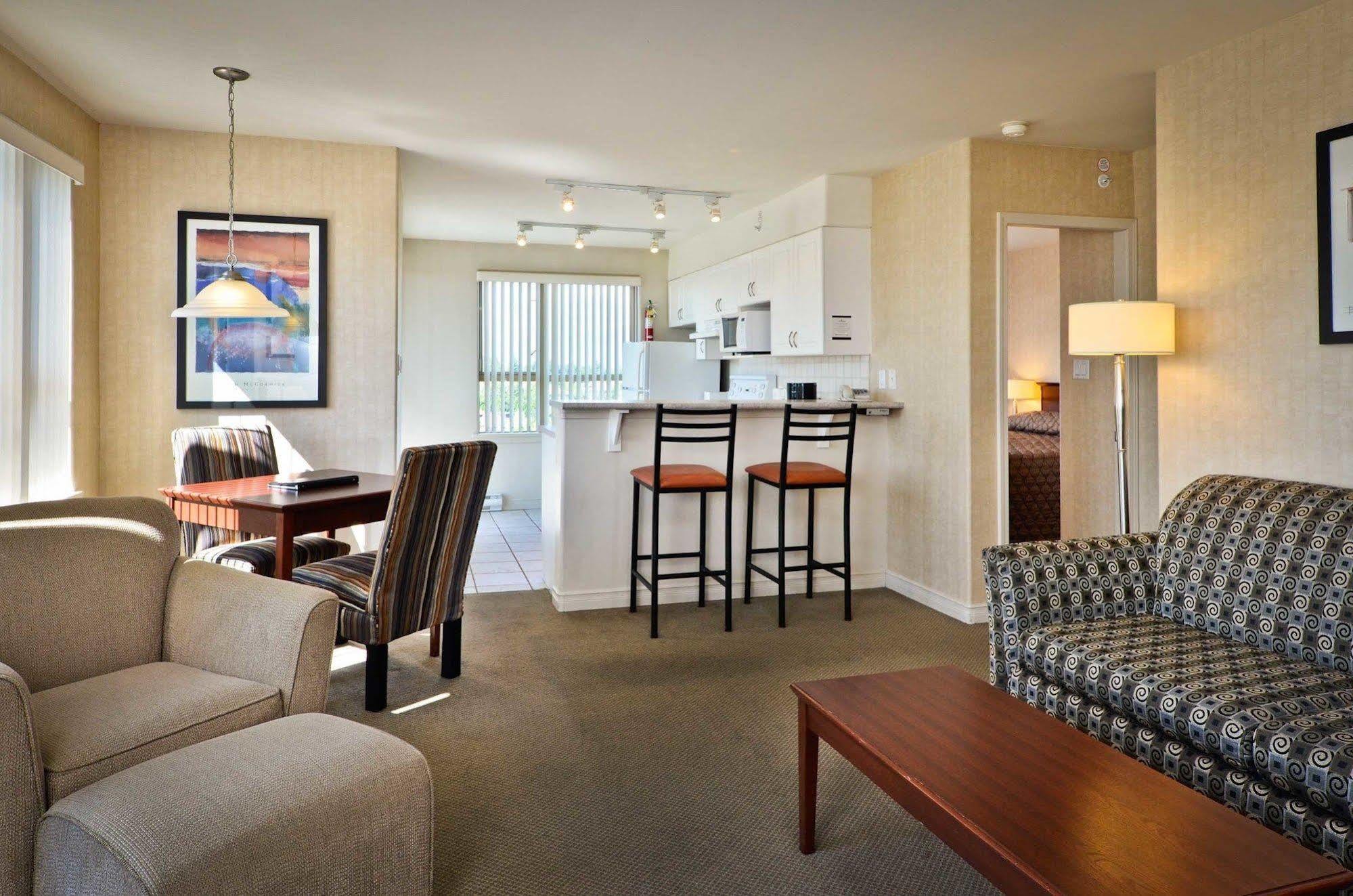 Sandman Suites Surrey - Guildford Bagian luar foto